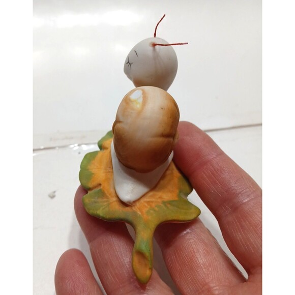 Vintage HOMCO Anthropomorphic Snail On Leaf Ceramic Figurine 8902 *FLAW - Picture 4 of 8
